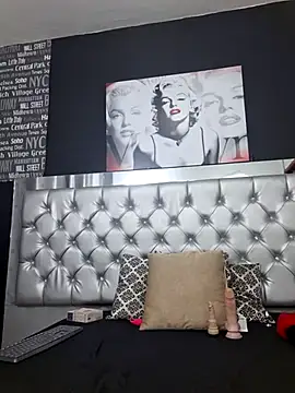 Snapshot of _nicolehotshemale chatting on March 14, 9:54 pm nicolehotshemale online show from March 14, 9:54 pm