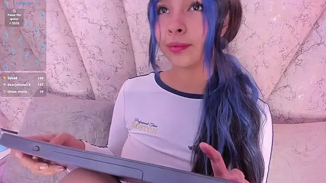 Snapshot of chloe_watson_ chatting on January 29, 1:16 am chloe watson online show from January 29, 1:16 am