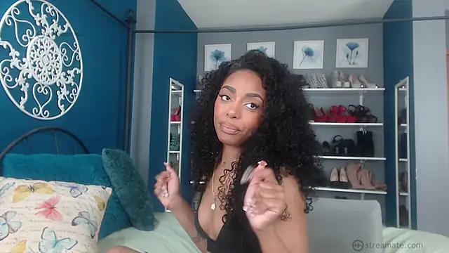 RobynKnight online show from March 13, 8:15 am