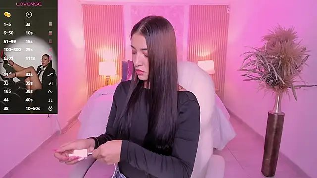 Snapshot of Antonella_Grayy chatting on February 4, 11:05 am Antonella Grayy online show from February 4, 11:05 am