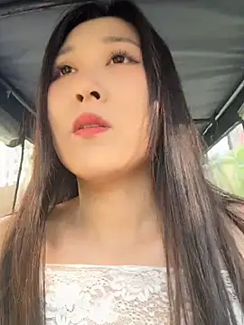 Snapshot of Fannywell chatting on June 17, 9:23 am Fannywell online show from June 17, 9:23 am