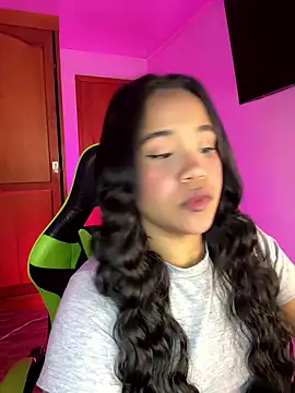 leila 22 online show from January 9, 6:49 am