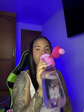 leila 22 online show from March 23, 8:29 am