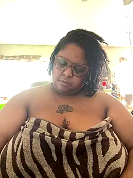 kweenxkarma online show from October 6, 10:07 pm