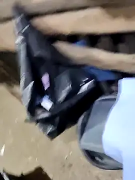 Snapshot of Motylek3 chatting on November 27, 6:54 pm Motylek3 online show from November 27, 6:54 pm