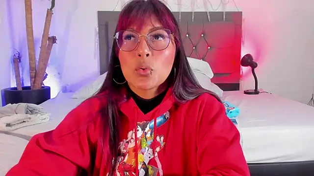 evelynjohnsoon online show from January 4, 1:31 pm