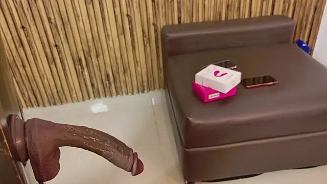 evelynjohnsoon online show from November 22, 1:54 pm