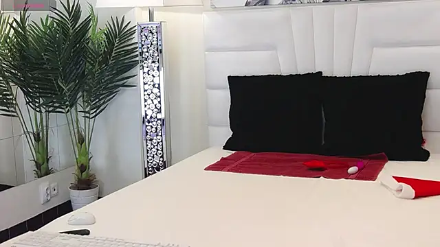 BarbieeAnn online show from December 20, 5:14 am