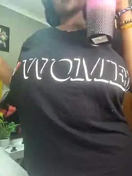 Bustygoddess32 online show from December 21, 1:47 am