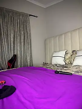 Bustygoddess32 online show from June 4, 12:38 am