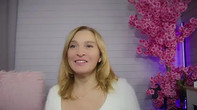 ms natty online show from October 25, 12:23 pm