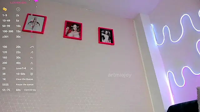 artmiaa online show from January 8, 11:01 am