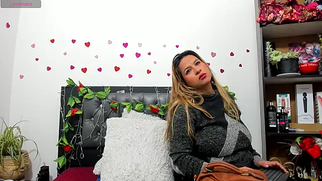 hazel 34 online show from October 26, 8:20 am