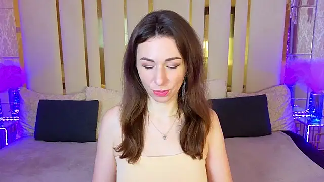 KimmmLi online show from November 7, 7:08 am