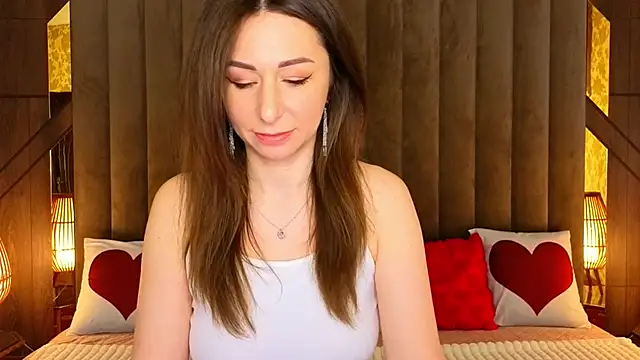 KimmmLi online show from April 6, 1:01 pm