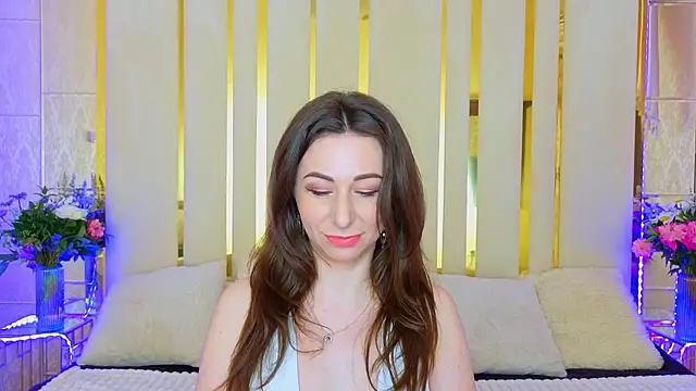 KimmmLi online show from June 5, 6:52 am