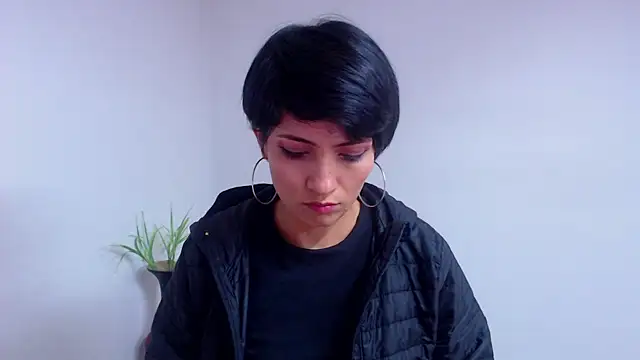 Snapshot of Hannaaaa__ chatting on December 23, 10:44 pm Hannaaaa online show from December 23, 10:44 pm