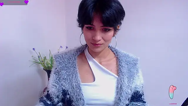 Snapshot of Hannaaaa__ chatting on January 26, 5:34 pm Hannaaaa online show from January 26, 5:34 pm
