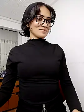Snapshot of Hannaaaa__ chatting on October 17, 6:21 pm Hannaaaa online show from October 17, 6:21 pm