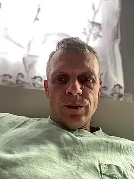 Snapshot of Arthur2288@xh chatting on February 21, 2:40 pm Arthur2288xh online show from February 21, 2:40 pm