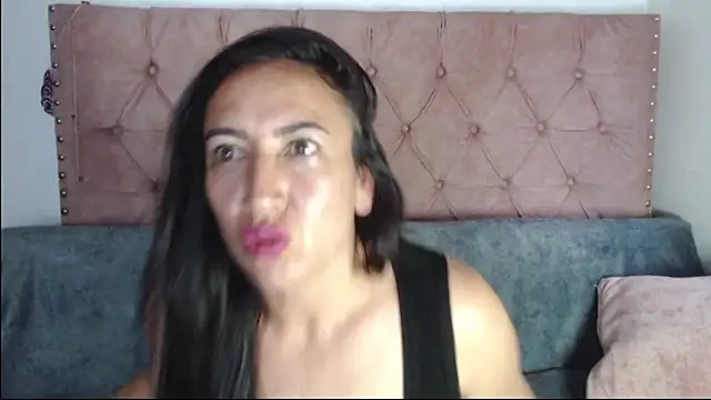 Snapshot of missbella1 chatting on October 16, 8:54 pm missbella1 online show from October 16, 8:54 pm