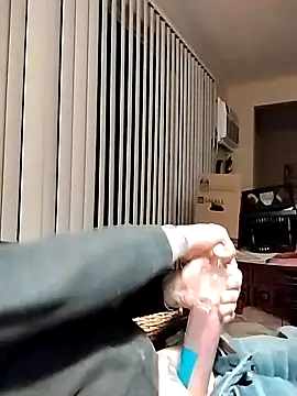 fukurbutt online show from December 6, 7:54 am