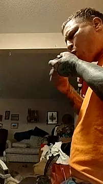 Snapshot of fukurbutt chatting on February 5, 7:46 am fukurbutt online show from February 5, 7:46 am