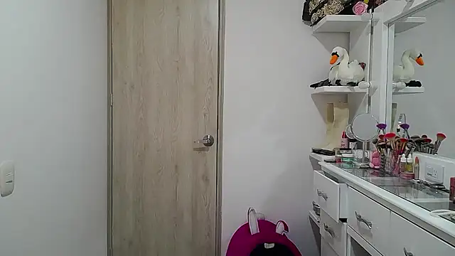 Barbie girl 69 online show from January 13, 1:22 am