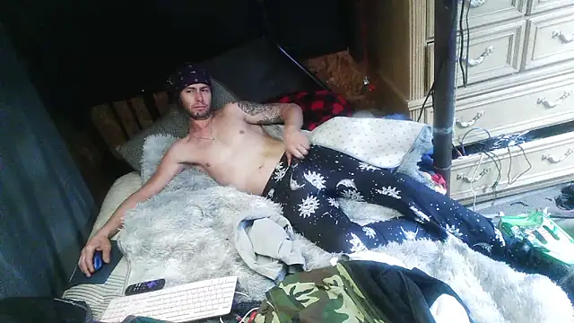 cdressupdiva online show from December 11, 2:19 am