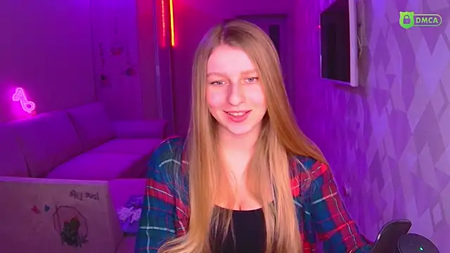 AmaliaQueen online show from December 14, 2:10 pm