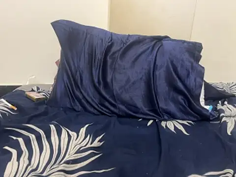 Snapshot of heartthrobofdesigirls chatting on June 22, 6:38 pm heartthrobofdesigirls online show from June 22, 6:38 pm