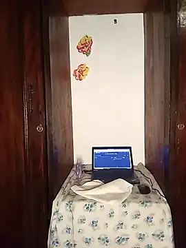 Snapshot of The-Peach-Flexer chatting on October 25, 10:48 pm The-Peach-Flexer online show from October 25, 10:48 pm