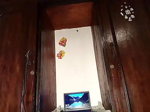 Snapshot of The-Peach-Flexer chatting on October 29, 9:38 pm The-Peach-Flexer online show from October 29, 9:38 pm