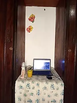 Snapshot of The-Peach-Flexer chatting on November 15, 9:21 pm The-Peach-Flexer online show from November 15, 9:21 pm