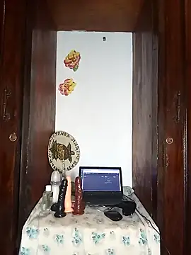 Snapshot of The-Peach-Flexer chatting on December 2, 8:59 pm The-Peach-Flexer online show from December 2, 8:59 pm