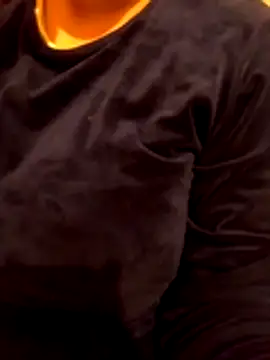 Snapshot of Zanoba-16 chatting on April 5, 12:08 am Zanoba-16 online show from April 5, 12:08 am