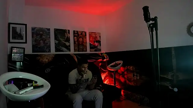 Snapshot of Sisoyalejo420 chatting on October 12, 1:48 am Sisoyalejo420 online show from October 12, 1:48 am