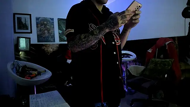 Snapshot of Sisoyalejo420 chatting on October 17, 6:16 am Sisoyalejo420 online show from October 17, 6:16 am