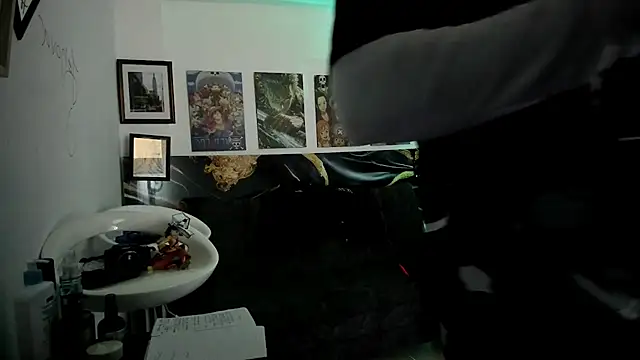 Snapshot of Sisoyalejo420 chatting on October 21, 11:22 am Sisoyalejo420 online show from October 21, 11:22 am