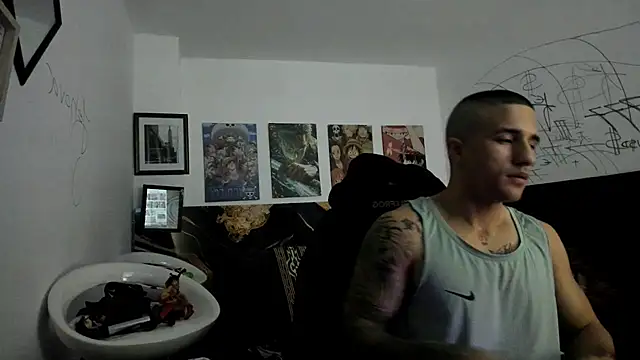 Snapshot of Sisoyalejo420 chatting on October 23, 7:23 pm Sisoyalejo420 online show from October 23, 7:23 pm