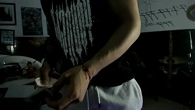 Snapshot of Sisoyalejo420 chatting on October 26, 4:51 am Sisoyalejo420 online show from October 26, 4:51 am