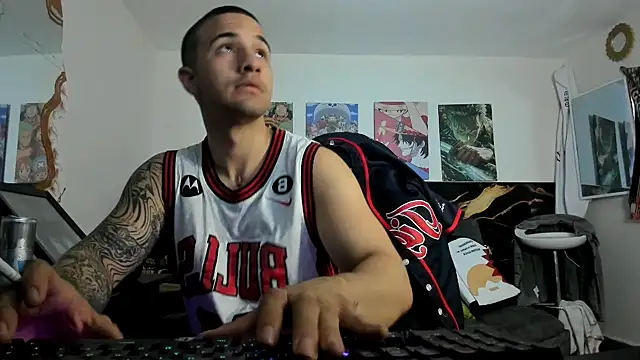 Snapshot of Sisoyalejo420 chatting on November 8, 7:45 pm Sisoyalejo420 online show from November 8, 7:45 pm