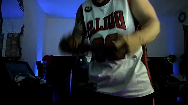 Snapshot of Sisoyalejo420 chatting on November 16, 4:01 pm Sisoyalejo420 online show from November 16, 4:01 pm