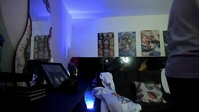 Snapshot of Sisoyalejo420 chatting on November 19, 1:27 am Sisoyalejo420 online show from November 19, 1:27 am