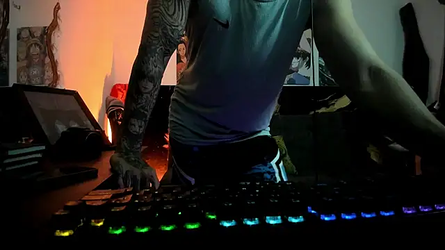 Snapshot of Sisoyalejo420 chatting on November 20, 4:18 pm Sisoyalejo420 online show from November 20, 4:18 pm