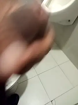 Snapshot of BandidodeAmores_84 chatting on March 8, 6:58 pm BandidodeAmores 84 online show from March 8, 6:58 pm