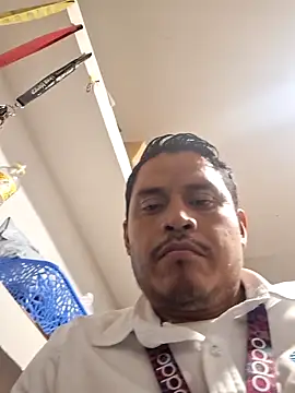 Snapshot of BandidodeAmores_84 chatting on October 16, 2:45 am BandidodeAmores 84 online show from October 16, 2:45 am