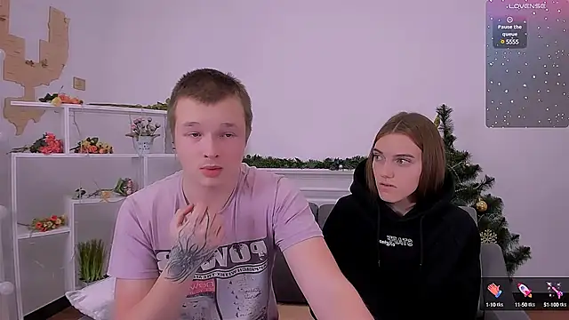 Snapshot of _Olli__Stiw_ chatting on December 7, 8:05 pm Olli Stiw online show from December 7, 8:05 pm