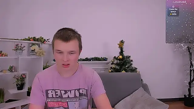 Snapshot of _Olli__Stiw_ chatting on December 9, 8:12 pm Olli Stiw online show from December 9, 8:12 pm