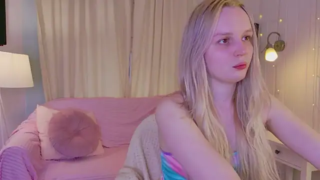 Snapshot of Beatrica_Klein chatting on May 1, 3:05 pm Beatrica Klein online show from May 1, 3:05 pm
